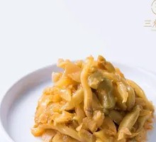 Fresh Chili Pickled Radish