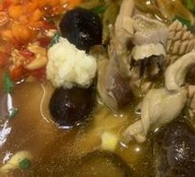 Original Soup with Shredded Pork Noodles