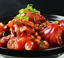 Braised Pork Trotter in Red Sauce