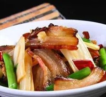 Stir-fried Garlic Greens with Preserved Meat