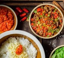 Sour Onion Beef Rice Bowl