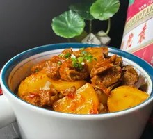 Stewed Pork Ribs with Small Potatoes