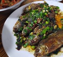 Pan-fried Crucian Carp