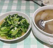 Radish and Pork Knuckle Soup