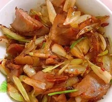 Pickled Onion Stir-Fried with Pork
