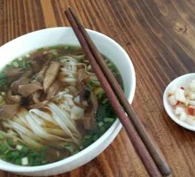 Spicy Beef Offal and Rice Noodles