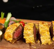Wellington Steak with Black Truffle Beef Sauce