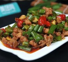 Green Pepper Stir-Fried Chicken