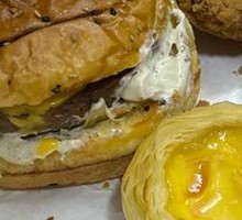 Classic Beef Cheeseburger