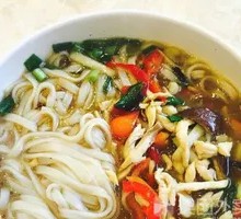 Green Pepper Shredded Pork Noodles