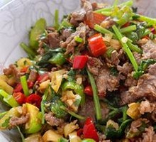 Stir-Fried Beef with Yellow Onion