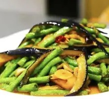 Stir-fried long beans with eggplant