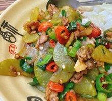 Crispy Lettuce Stir-Fried with Pork