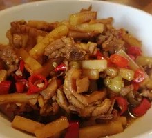 Sour Radish Stir-Fried Chicken