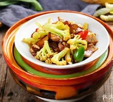Stir-fried Cabbage with Meat