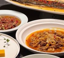 Sour and Spicy Fish Maw Stew with Dong'an Chicken