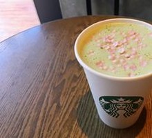 樱花初绽抹茶拿铁