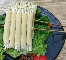 Golden Needle Mushroom Rolls