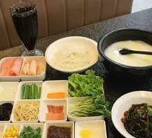 Mom's Crossing-the-bridge Rice Noodles