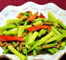 Stir-fried Pork with Garlic Shoots