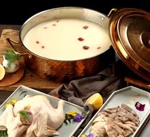 Chao Shan Pig's Trotter and Chicken Hot Pot