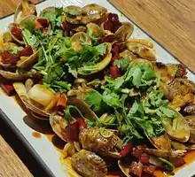Spicy Stir-Fried Clams