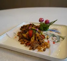 Braised Qingyuan Chicken with Abalone