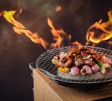 Flame-Grilled Beef with Red Onion Flavor