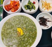 Oyster Rice Porridge with Small Boat