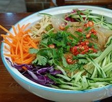 Sauce-drenched Large Noodles