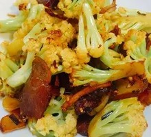 Preserved Pork with Cauliflower