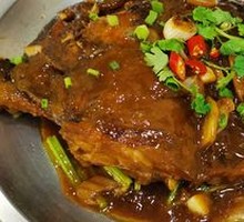 Sauce-Steamed Halibut Head