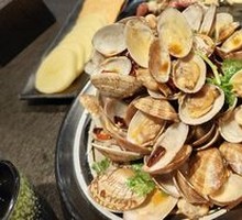 Spicy Stir-Fried Clams