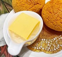 Wongok Pineapple Bun with Butter