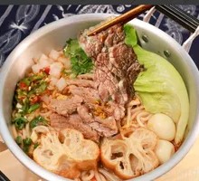Sour Soup Beef Noodles