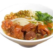 Pork Trotter Noodle in Pot