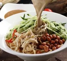 麻酱鸡丝拌面