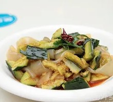 Cucumber Noodle Salad