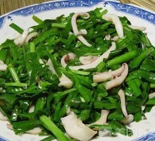 Squid Stir-Fried with Leeks