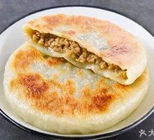 Chinese cabbage and pork dumplings