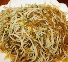 Stir-Fried Bean Sprouts with Rice Noodles