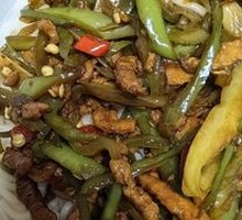 Stir-Fried Pork with Green Pepper Noodles