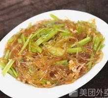 Stir-fried Celery with Rice Noodles