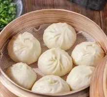 Green Pepper Pork Steamed Bun