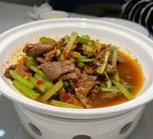 Stir-Fried Beef with Yellow Onion