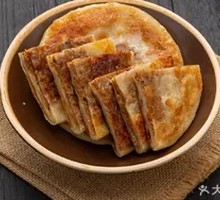 Chinese cabbage and pork dumplings