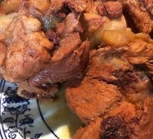 Sauce-Braised Pork Bones