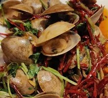 Spicy Stir-Fried Clams