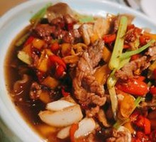 Xiang-style Stir-fried Beef with Green Peppers