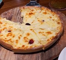 Golden Lychee Durian Pizza (9-inch)